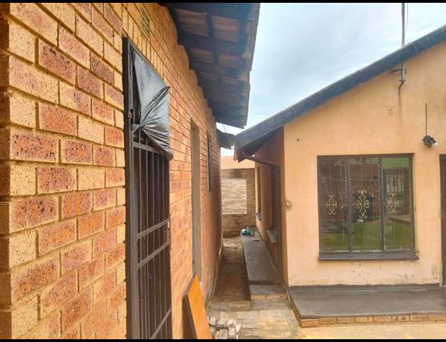 4 BEDROOM HOUSE FOR SALE IN BIRCH ACRES